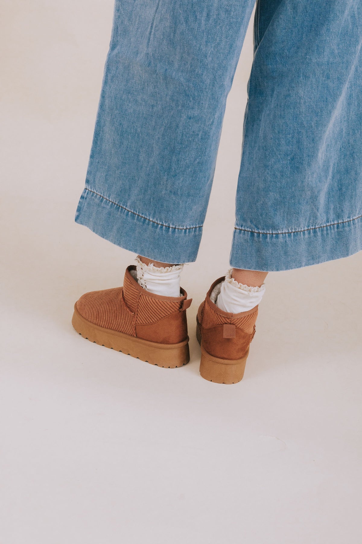 CHINESE LAUNDRY - Yarroh Corduroy Mini Boot