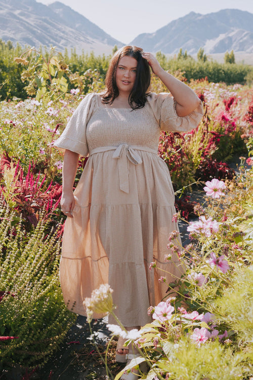 PLUS SIZE - Come See Me Dress