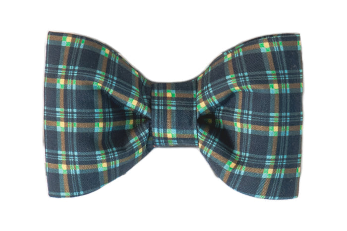 Plaid dog bow tie in tones of moody fall tones, with a symmetrical, structured design ideal for your pup's fall wardrobe.