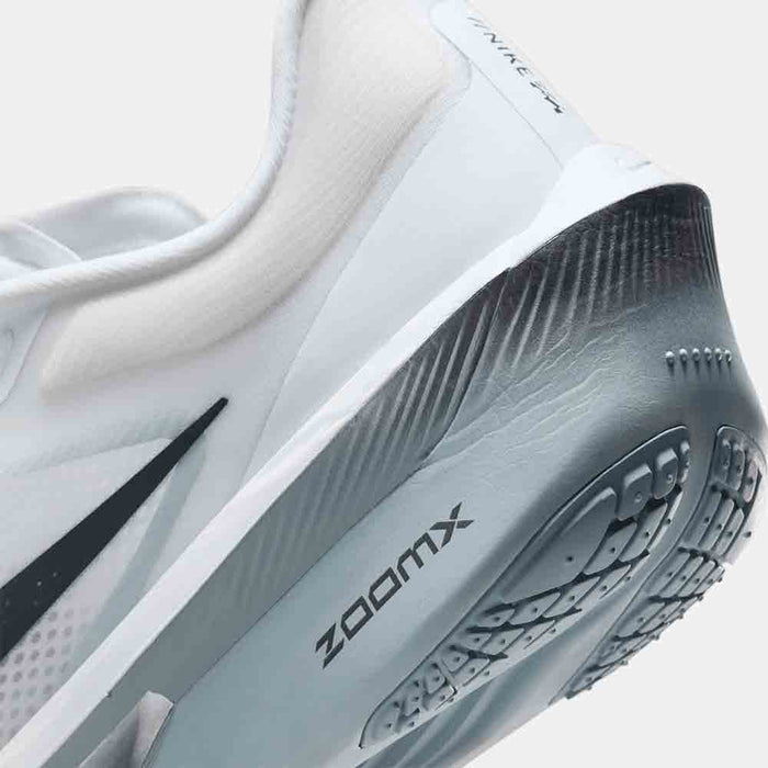 Up close, rear view of the Men's Nike Zoom Fly 6.