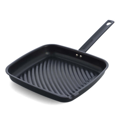Square carbon steel grill pan with ridged surface and long handle, black color, single piece.