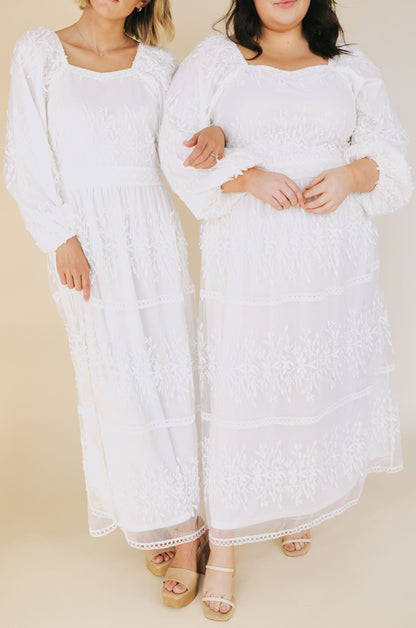 EXCLUSIVE - The White: Evelyn