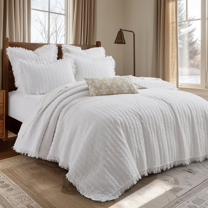 Wilhemina White Quilt Set