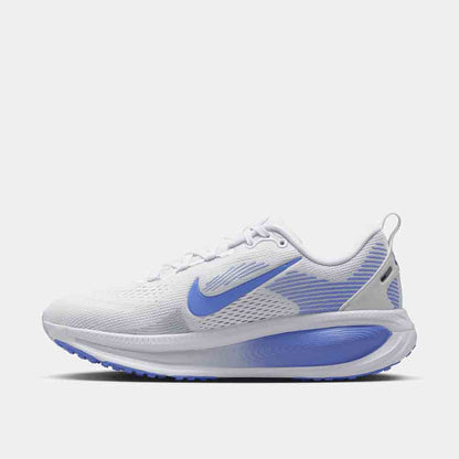 Side medial view of the Women's Nike Vomero 18.
