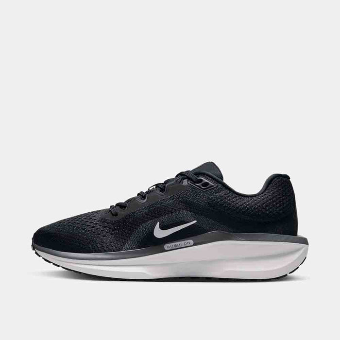 Side medial view of the Women's Nike Winflo 11.